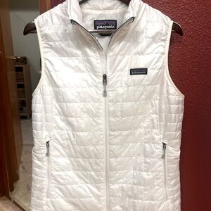Patagonia Women's Large Nano Puff Insulated Vest white